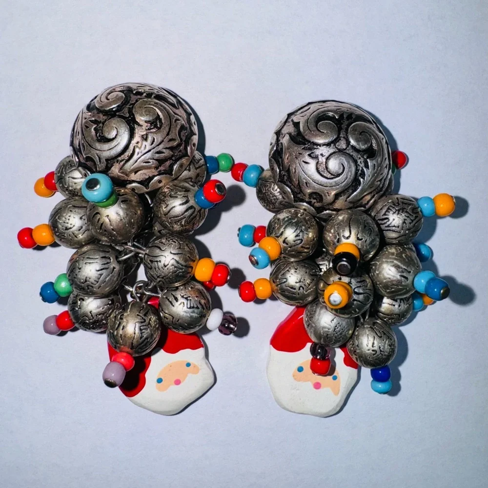 VINTAGE SILVER-TONED CHUNKY CHRISTMAS SANTA CLAUS FACE EARRINGS 80s STYLE
